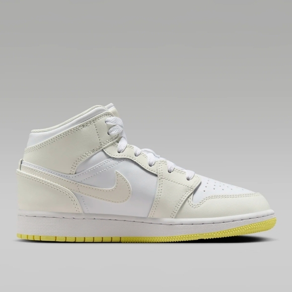 Nike Jordan 1 Mid - Picture 2 of 7